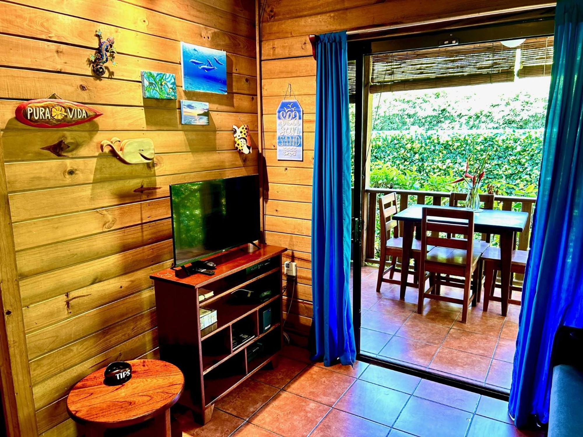 Ocean Melody Villa อูวีตา ภายนอก รูปภาพ